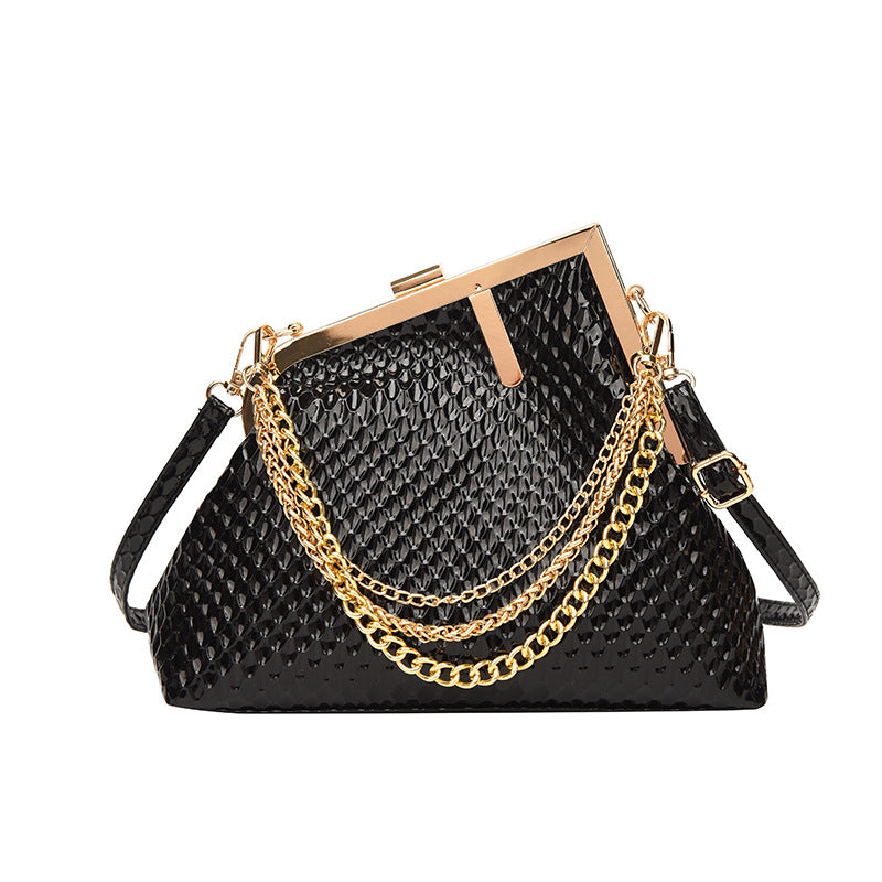 High-end socialite large-capacity clasp bag, new women's minimalist large-area embossed irregular shoulder temperament crossbody bag